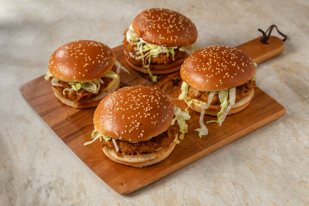 Sezar Soslu Çıtır Tavuk Burger