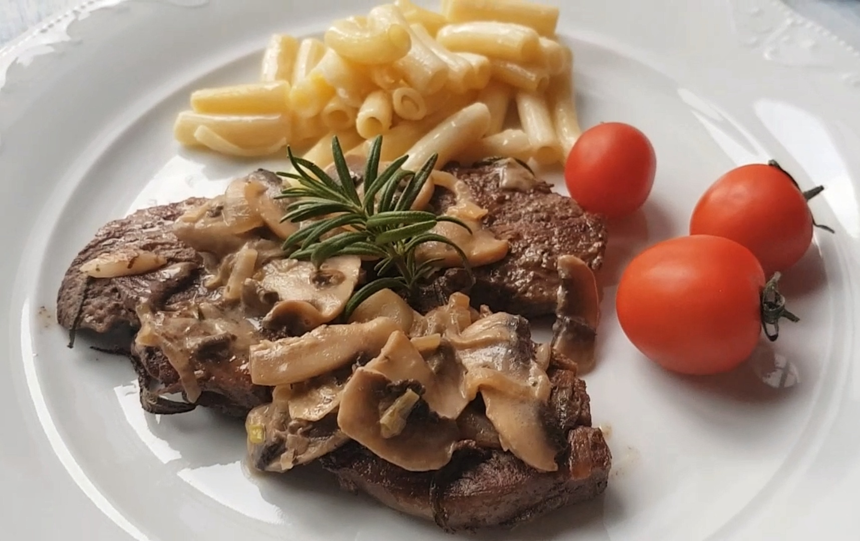 Kremalı Mantarlı Bonfile